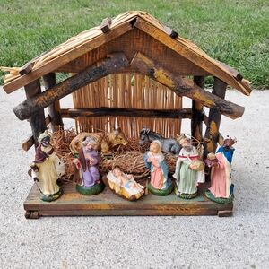 Vintage Italian Nativity Set 9 Piece Hand Painted Figures & Stable Made in Italy